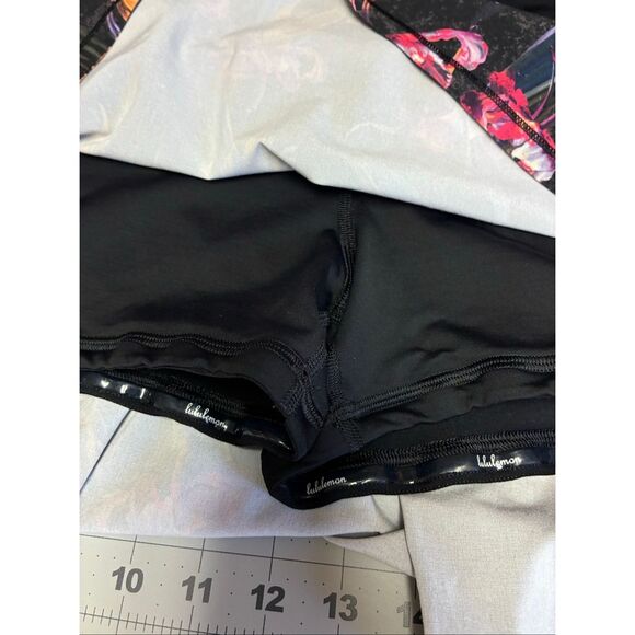 Lululemon Floral Print Skort in Multicolor Size 8 - Picture 5 of 7
